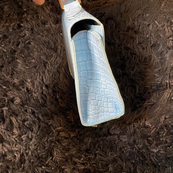 Blue And Gold Purse - Picture 4 of 7